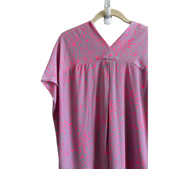 Adrienne Women's Small Purple and Pink Cheetah V-Neck Short Sleeve Blouse - Picture 7 of 13